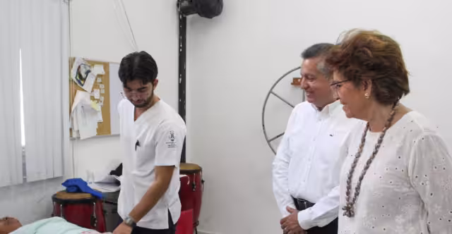 María Fritz Sierra supervisó los servicios en el Módulo 24/7 de la colonia Renacimiento de Mérida