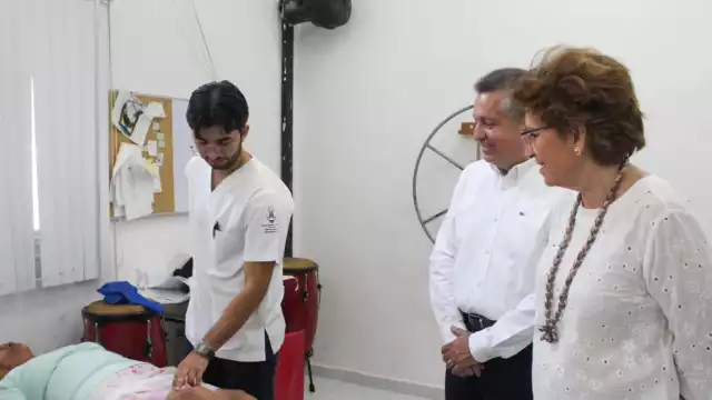 María Fritz Sierra supervisó los servicios en el Módulo 24/7 de la colonia Renacimiento de Mérida