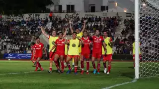 Pioneros se quedan con el clásico quintanarroense tras derrotar 2-1 al Inter de Playa del Carmen