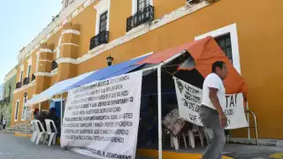 Continúa protesta de trabajadores sindicalizados del Ayuntamiento de Campeche  