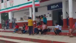 Trabajadores sindicalizados al servicio del ayuntamiento piden su pago antes del cambio de administración