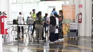 Instituto de Migración y Guardia Nacional refuerzan asistencia a viajeros de Campeche 