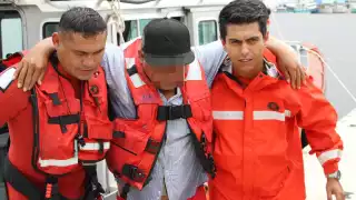 Marina evita nueva tragedia pesquera y rescata a seis pescadores