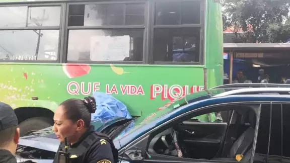 Mujer que atropelló a asaltante en la CDMX, rompe el silencio Mujer que atropelló a asaltante en la CDMX, rompe el silencio