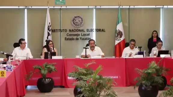 Para los sufragios extraordinarias se prevé instalar 50 mesas de votación: 33 se colocarán en Izamal y 17 en Chichimilá Para los sufragios extraordinarias se prevé instalar 50 mesas de votación: 33 se colocarán en Izamal y 17 en Chichimilá