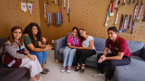 La Gobernadora Lezama se reunió y convivió con la arquera.