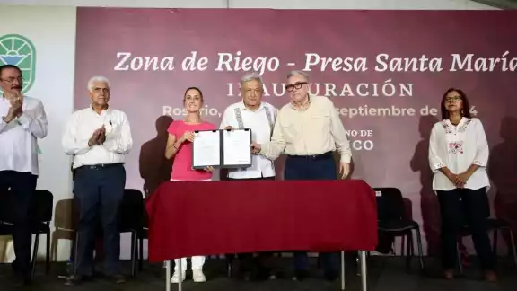 AMLO aprueba la reforma constitucional indígena, cumpliendo con promesa a pueblos yaquis. AMLO aprueba la reforma constitucional indígena, cumpliendo con promesa a pueblos yaquis.