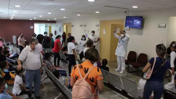 En las clínicas ofrecen charlas a los pacientes como recordatorio