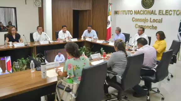 INE cancela acreditación a tres observadores electorales por ser también funcionarios de casilla. INE cancela acreditación a tres observadores electorales por ser también funcionarios de casilla.