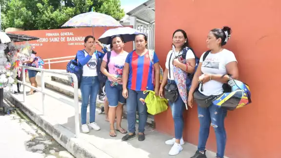 La escuela no tenía energía eléctrica ni agua, afectando las clases de los alumnos La escuela no tenía energía eléctrica ni agua, afectando las clases de los alumnos