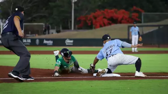 El equipo bengalí se llevó la serie antes los Pericos de Puebla en el Beto Ávila. El equipo bengalí se llevó la serie antes los Pericos de Puebla en el Beto Ávila.