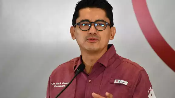 Erick Reyes León y Elda Castillo Quintana confían en la designación de Jorge Luis Lavalle Maury como nuevo titular de Sedeco Erick Reyes León y Elda Castillo Quintana confían en la designación de Jorge Luis Lavalle Maury como nuevo titular de Sedeco