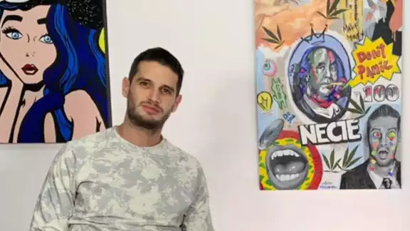 Adrián Marcelo regresó rodeado de gente y muestras de apoyo a su favor