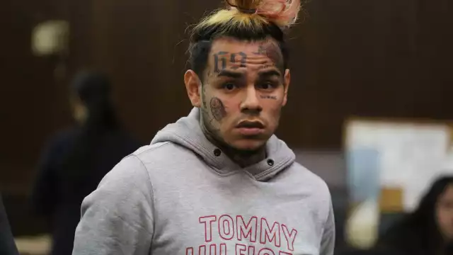 Emiten orden de captura internacional en contra de Tekashi 6ix9ine