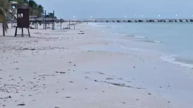 Así luce el malecón tradicional del puerto de Progreso, a la espera de la llegada del Huracán ‘Milton’