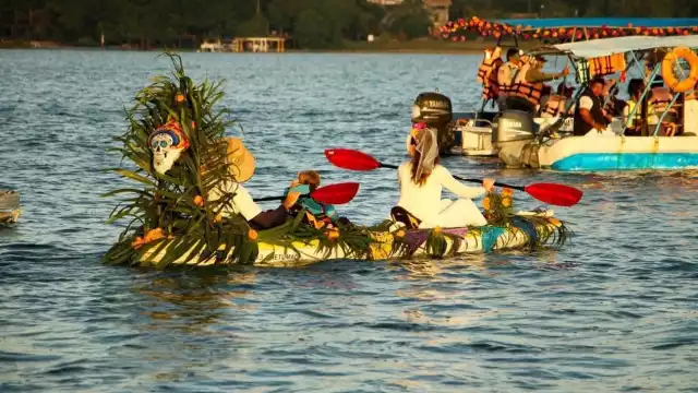 La participación superó las expectativas alrededor de 50 lanchas y pontones se sumaron al recorrido