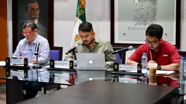 El Poder Legislativo abrió el primer periodo extraordinario de sesiones este viernes por la mañana.