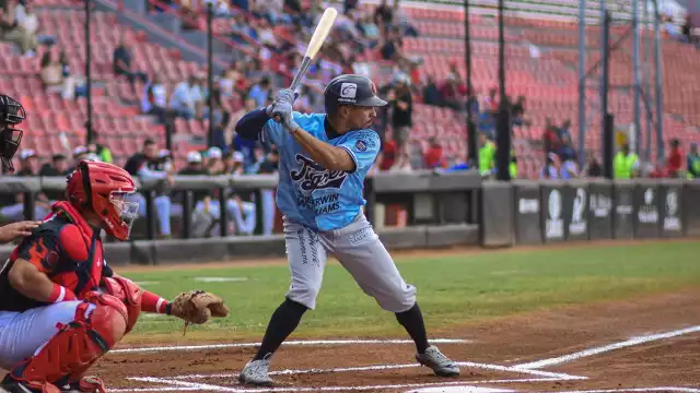 Los Tigres lograron empatar en el noveno episodio y ganar el partido en extra innings.
