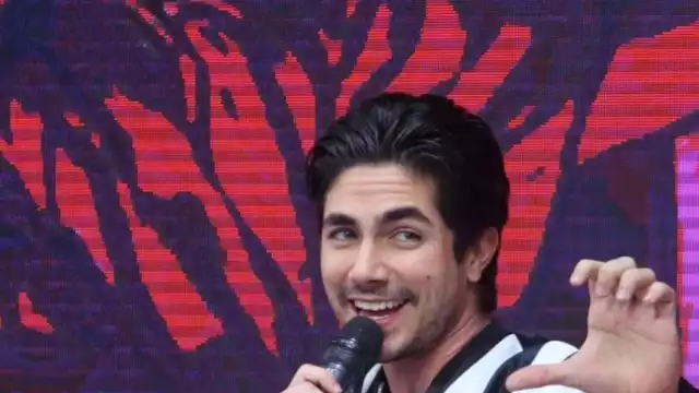 Sian Chiong es atacado en redes sociales, luego de ser captado en el transporte público