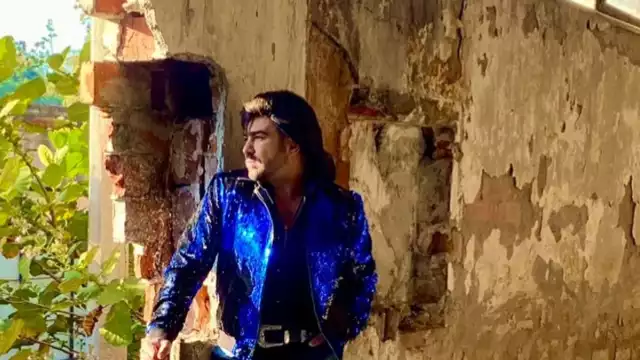 Albertano aparece en las redes sociales sin preocupación por las acusaciones en su contra, anunció colaboración con Alex Lora