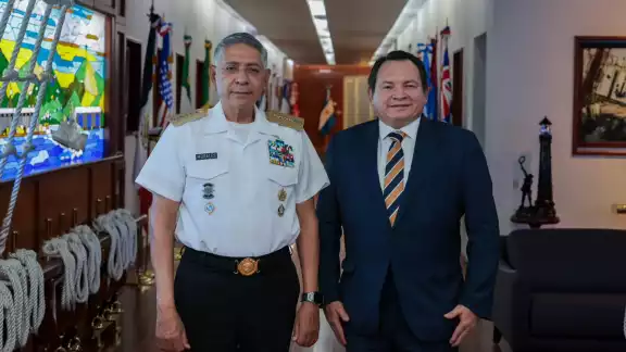 El Gobernador de Yucatán acudió a una reunión en la CDMX para supervisar avances de la obra. El Gobernador de Yucatán acudió a una reunión en la CDMX para supervisar avances de la obra.