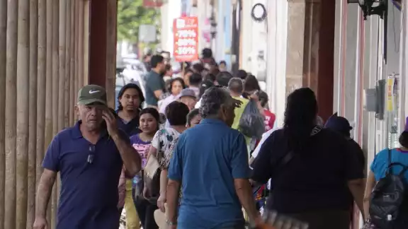 El aguinaldo es utilizado para hacer compras navideñas, pagar deudas pendientes y realizar inversiones personales o de ahorro El aguinaldo es utilizado para hacer compras navideñas, pagar deudas pendientes y realizar inversiones personales o de ahorro