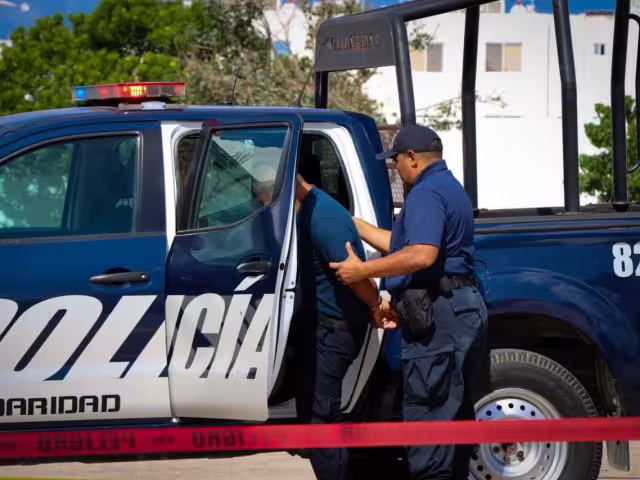Una persona que se encontraba en ese momento en el lugar fue detenida.