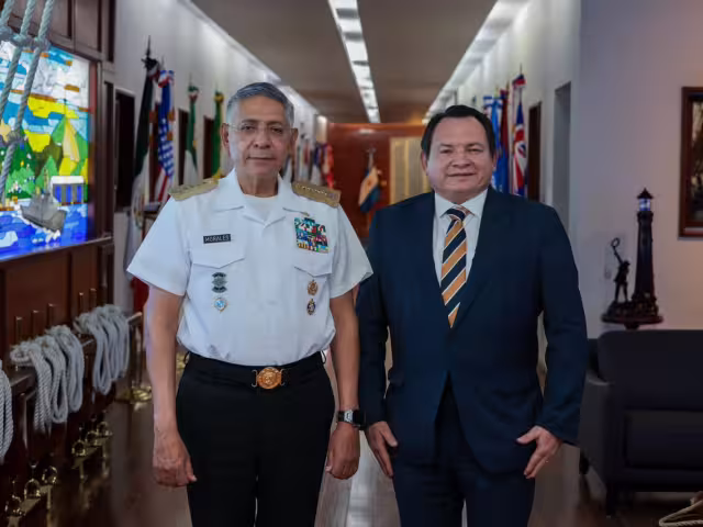 El Gobernador de Yucatán acudió a una reunión en la CDMX para supervisar avances de la obra.