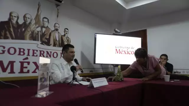 El aumento del salario mínimo no impactará directamente en las becas y pensiones