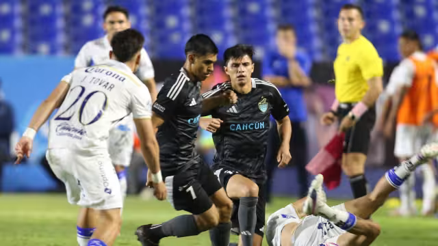 Toros de Celaya triunfan ante las Iguanas cancunenses