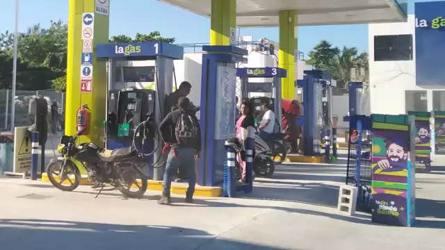 La gasolinera de Sabancuy suspendió su servicio por ocho horas para realizar pruebas en las bombas despachadoras