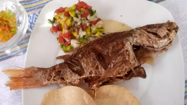 Pescado frito campechano