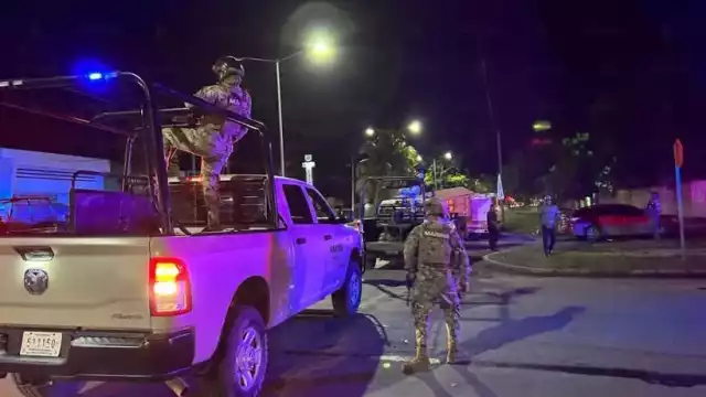 Hombres armados golpean a militar