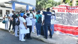Trabajadores del IMSS Campeche se manifiestan por malas condiciones del Hospital: EN VIVO 