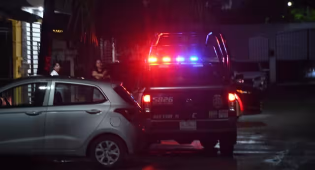 Policías se movilizan en el fraccionamiento Andalucía tras el reporte de un presunto secuestro.