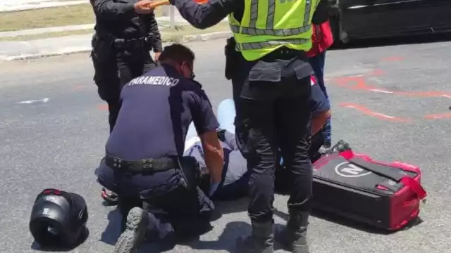 Elementos de la SSP atendieron a la motociclista lesionada