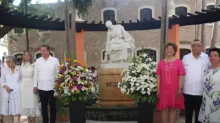 María Fritz, gobernadora interina, encabeza homenaje a las madres yucatecas