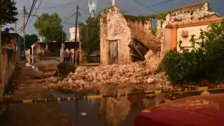   Captan momento exacto en que vivienda antigua colapsa en Campeche: Video     