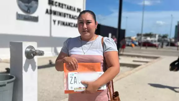 Algunas personas acuden a realizar el trámite aún sin cita