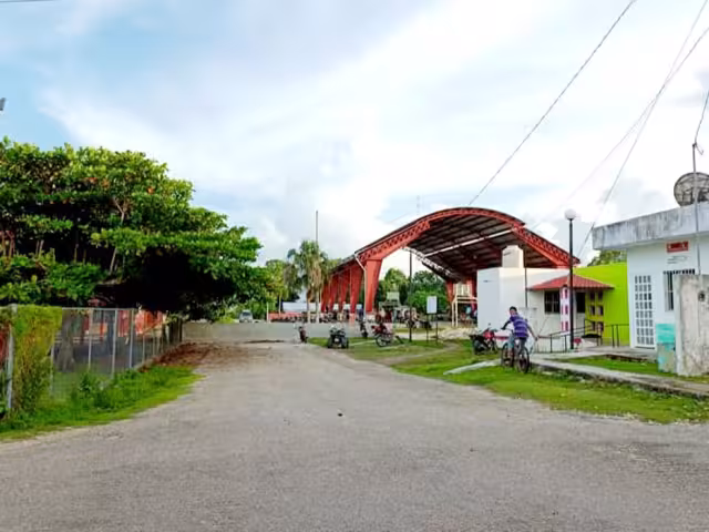 Retienen a personal de CFE en Escárcega por fallas eléctricas