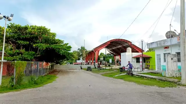 Retienen a personal de CFE en Escárcega por fallas eléctricas