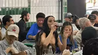 Katy Perry fue captada comiendo tacos en la CDMX