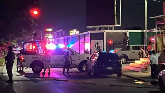Tras detención del líder de taxistas en Cancún por homicidio, catean sindicato Tras detención del líder de taxistas en Cancún por homicidio, catean sindicato