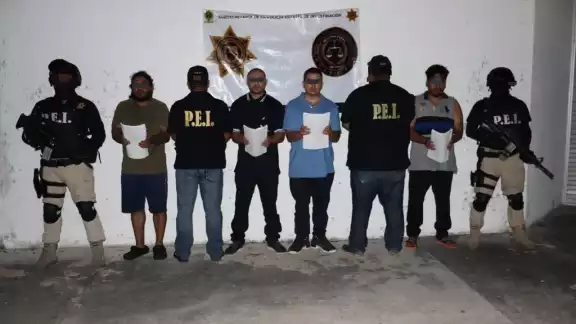 Los retenidos intentaron incendiar el automóvil en el que huyeron / Especial Los retenidos intentaron incendiar el automóvil en el que huyeron / Especial