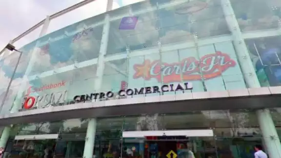 Hombre se arrojó desde el tercer piso de la plaza Fórum Buenavista en la CDMX Hombre se arrojó desde el tercer piso de la plaza Fórum Buenavista en la CDMX