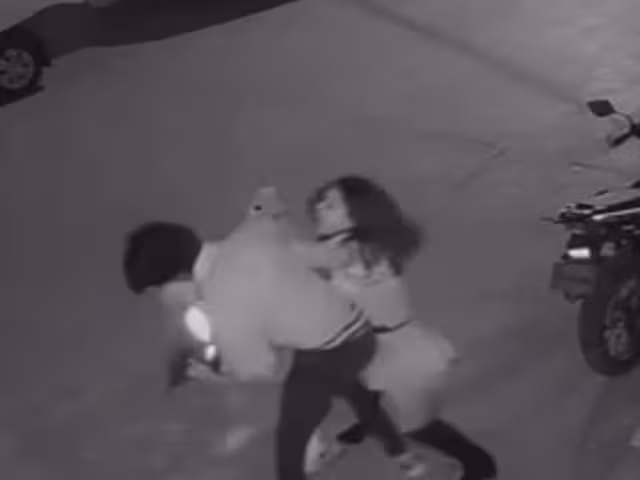 Familiares de Melanie reportan que la joven entró a cirugía, luego de la golpiza de Christian