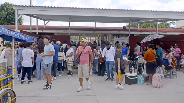 La beca “Rita Cetina”  beneficiará a más de  70 mil estudiantes  quintanarroenses con  mil 900 pesos cada  dos meses