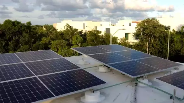 Ingeniero eléctrico afirmó que el uso de energía renovable ayuda a reducir la dependencia de la red y alivia la carga en zonas con infraestructura saturada