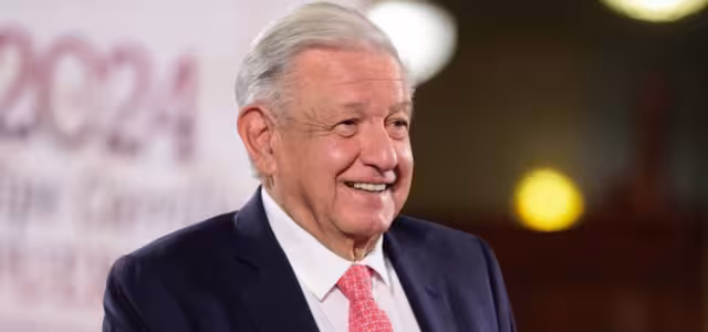 Andrés Manuel López Obrador, presidnete de México, negó que la UIF investigue al periodista Carlos Loret de Mola