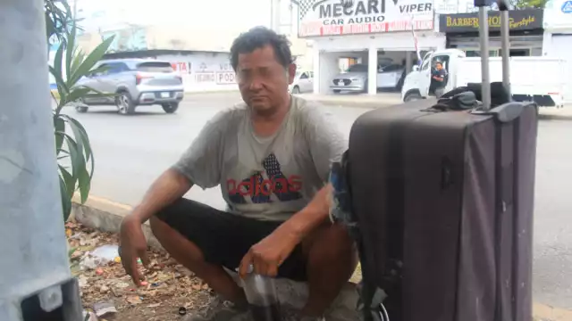 Para el pepenador, un buen día es cuando logra reunir 70 pesos por la venta de plásticos